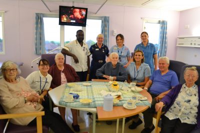 stroke rehab patients enjoying breakfast together